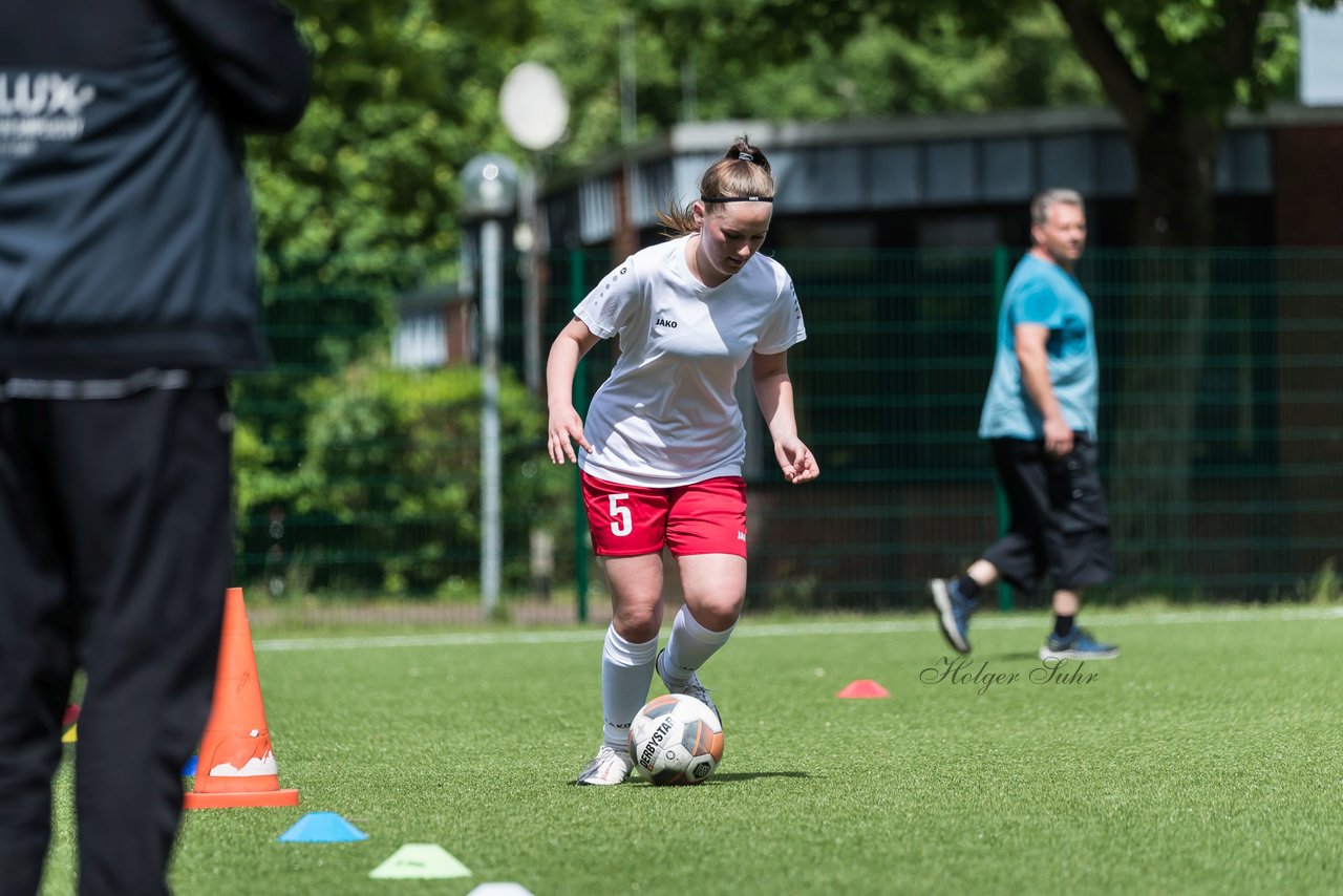 Bild 106 - wBJ SV Wahlstedt - SV Steinhorst/Labenz : Ergebnis: 0:1